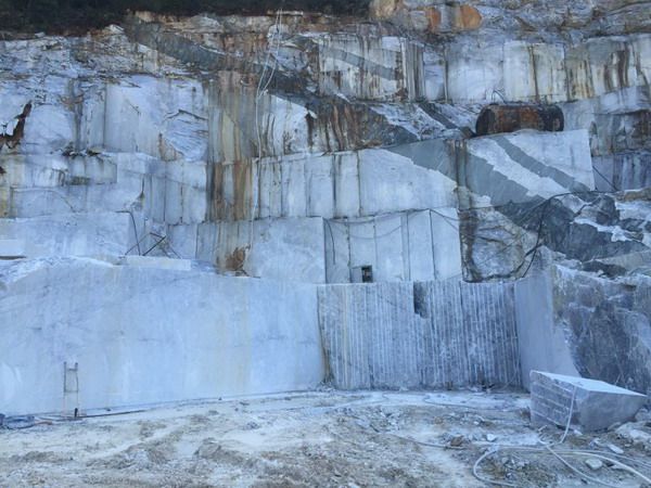 卡拉白礦山(Karoca White Quarry)